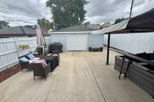 10806 S Avenue O, Chicago, IL 60617 - Photo 32