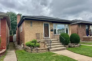 10806 S Avenue O, Chicago, IL 60617 - Photo 2