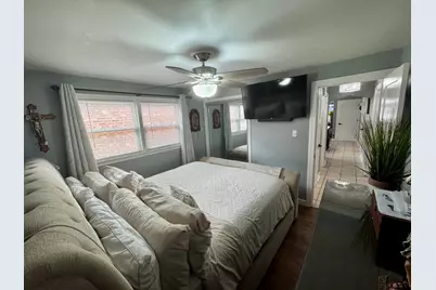 10806 S Avenue O, Chicago, IL 60617 - Photo 8