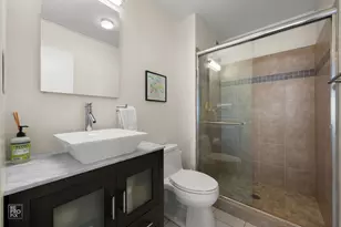 3930 N Pine Grove Ave, Chicago, IL 60613 - Photo 14