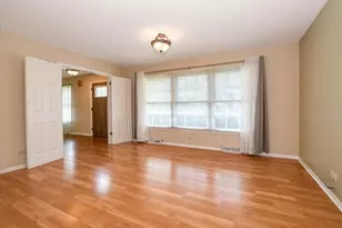257 Beau Dr, Des Plaines, IL 60016 - Photo 4