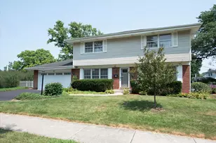 257 Beau Dr, Des Plaines, IL 60016 - Photo 2