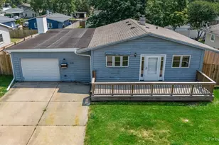 131 Austin Ave, Carpentersville, IL 60110 - Photo 1