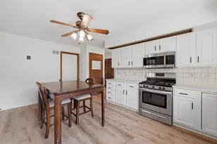 482 Royal Oaks Dr, Wood Dale, IL 60191 - Photo 6