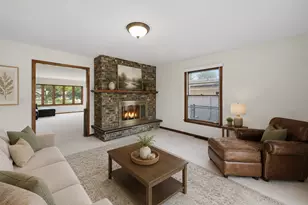 482 Royal Oaks Dr, Wood Dale, IL 60191 - Photo 4