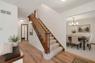 482 Royal Oaks Dr, Wood Dale, IL 60191 - Photo 2