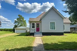 303 5th St, Riverdale, IL 61851 - Photo 1