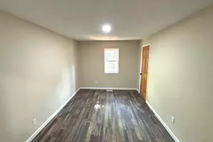 1102 E Church St, Salem, IL 62881 - Photo 8
