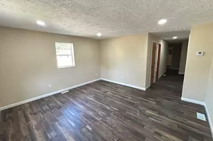 1102 E Church St, Salem, IL 62881 - Photo 2
