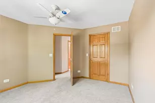 2570 N Jade Ave, Arlington Heights, IL 60004 - Photo 38