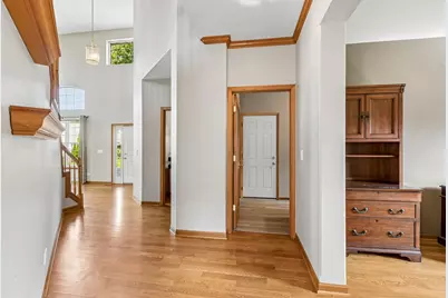 2570 N Jade Avenue, Arlington Heights, IL 60004 - Photo 8