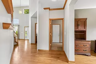 2570 N Jade Ave, Arlington Heights, IL 60004 - Photo 8