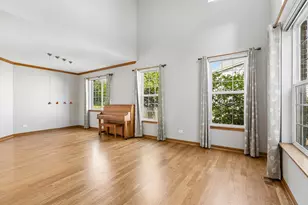 2570 N Jade Ave, Arlington Heights, IL 60004 - Photo 12