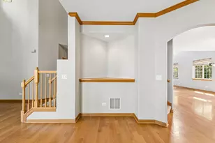 2570 N Jade Ave, Arlington Heights, IL 60004 - Photo 16