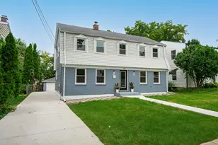 322 Elm St, Glen Ellyn, IL 60137 - Photo 1