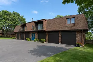 10640 S Brooklodge Ln, Palos Hills, IL 60465 - Photo 8
