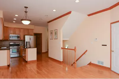 1720 W Augusta Avenue #1, Chicago, IL 60622 - Photo 8