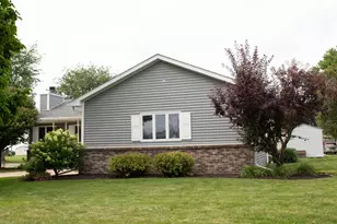 402 Kilmer St, Ashton, IL 61006 - Photo 2