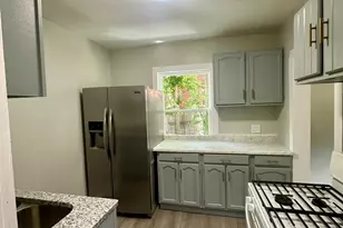233 Oakwood Ave, Rockford, IL 61101 - Photo 4