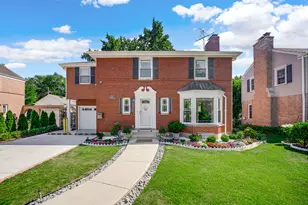 907 E Central Rd, Mount Prospect, IL 60056 - Photo 2