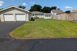 325 N 2nd Ave, Coal City, IL 60416 - Photo 26