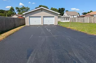 325 N 2nd Ave, Coal City, IL 60416 - Photo 32