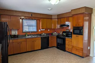 325 N 2nd Ave, Coal City, IL 60416 - Photo 6