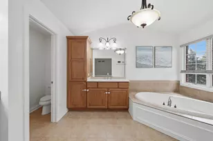 299 Arbor Glen Blvd, Schaumburg, IL 60195 - Photo 10