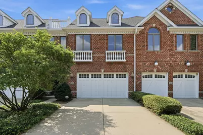 299 Arbor Glen Boulevard, Schaumburg, IL 60195 - Photo 2