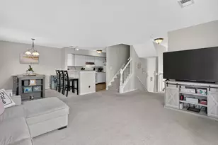 176 Birmingham Ct, Roselle, IL 60172 - Photo 8