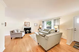 1907 Grant St, Evanston, IL 60201 - Photo 4