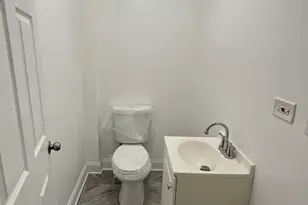 8518 S Muskegon Ave, Chicago, IL 60617 - Photo 10