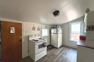 110 W Washington St, Streator, IL 61364 - Photo 6