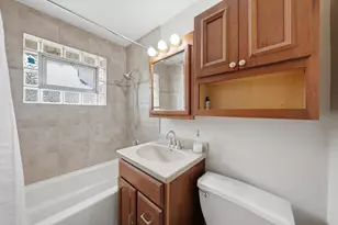 7920 W 91st St, Hickory Hills, IL 60457 - Photo 14