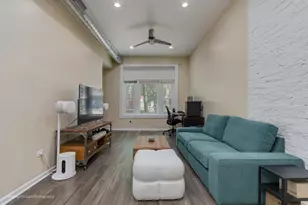 522 N Armour St, Chicago, IL 60642 - Photo 8