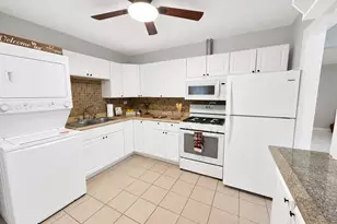 6847 Hawthorne Ln, Hanover Park, IL 60133 - Photo 10