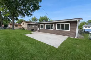 6847 Hawthorne Ln, Hanover Park, IL 60133 - Photo 22