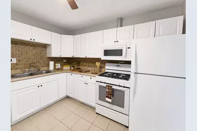 6847 Hawthorne Lane, Hanover Park, IL 60133 - Photo 12