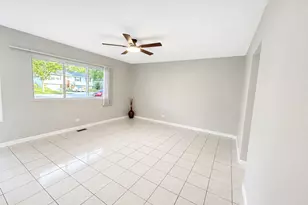 6847 Hawthorne Ln, Hanover Park, IL 60133 - Photo 6