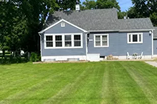 211 N Webster St, Catlin, IL 61817 - Photo 2