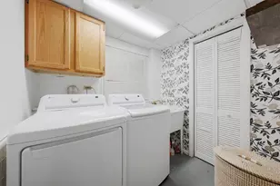 2206 Kingston Dr, Wheaton, IL 60187 - Photo 32