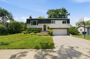 2206 Kingston Dr, Wheaton, IL 60187 - Photo 1