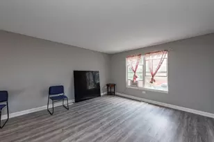 929 Adams St, Waukegan, IL 60085 - Photo 2