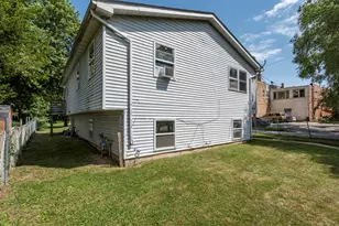 929 Adams St, Waukegan, IL 60085 - Photo 28