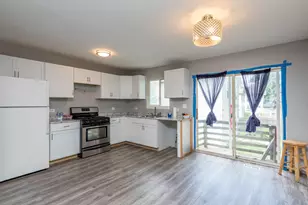 929 Adams St, Waukegan, IL 60085 - Photo 6