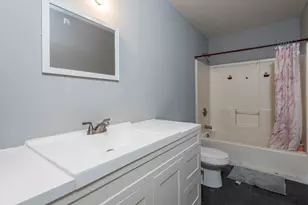 929 Adams St, Waukegan, IL 60085 - Photo 12