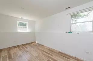 929 Adams St, Waukegan, IL 60085 - Photo 14