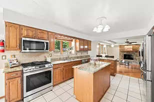 3028 Wedgewood Dr, Dekalb, IL 60115 - Photo 12