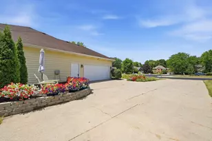 3028 Wedgewood Dr, Dekalb, IL 60115 - Photo 44