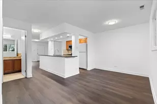 974 S Park Terrace, Chicago, IL 60605 - Photo 2